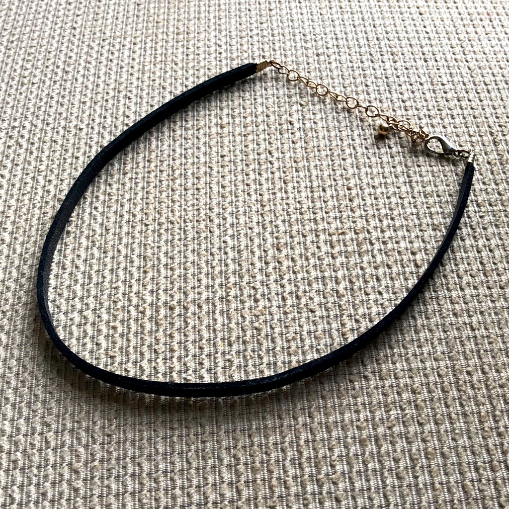 Black Velvet Choker Adjustable 15$